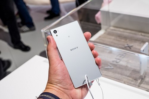 最新 Xperia Z5シリーズ 3機種にソフトウェア更新開始 Eメールアプリの不具合解消 携帯はやっぱりdocomo